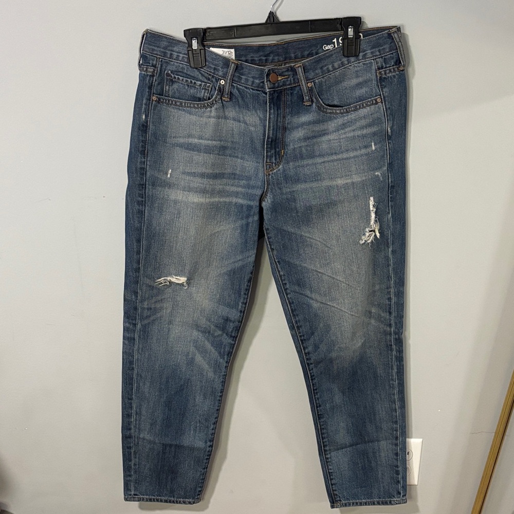 GAP Women's Sexy Boyfriend Relaxed Fit Distressed Denim‎ Jeans